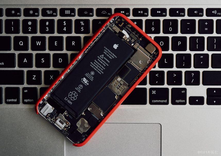 只会Python可造不出iPhone